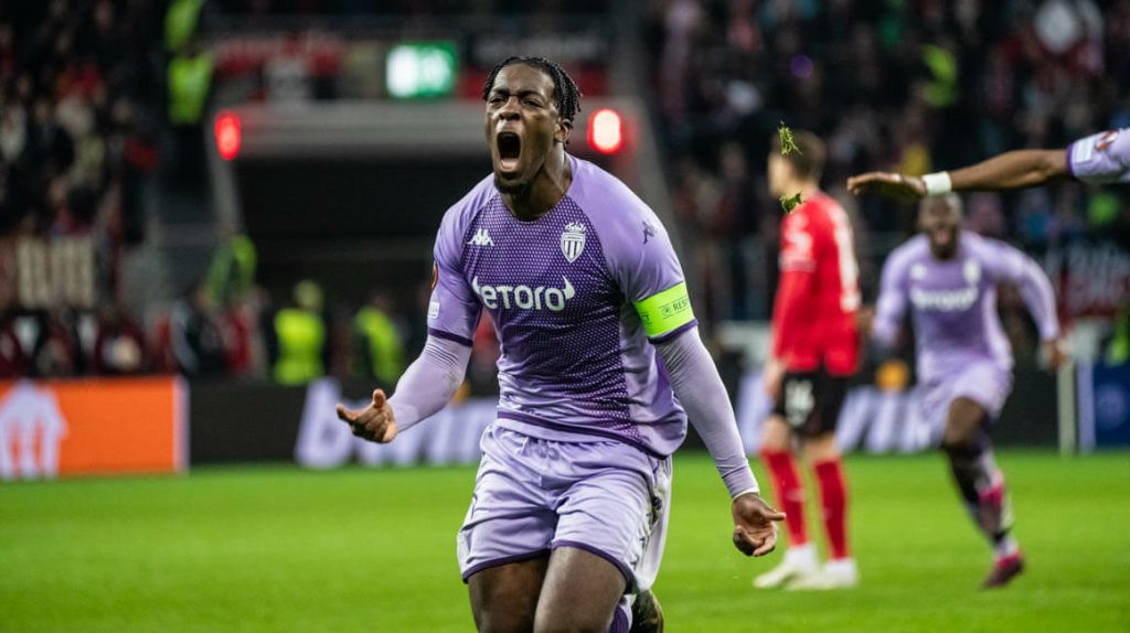 Аксел Дисаси се приближава до Манчестър Юнайтед