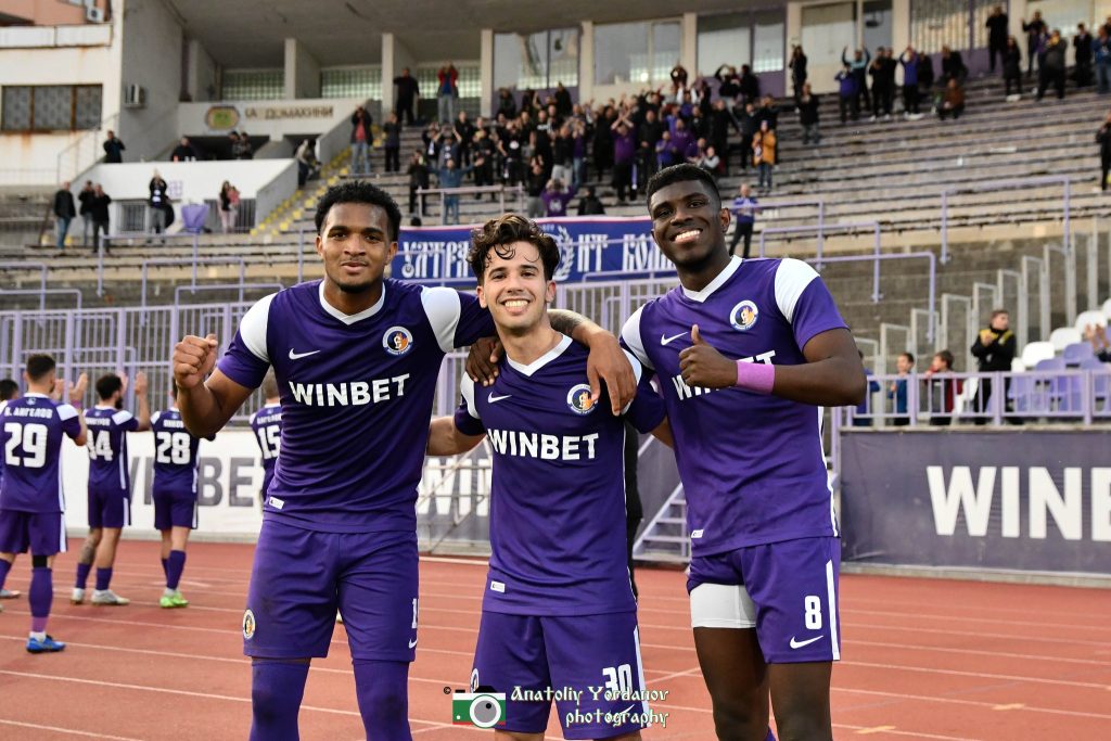 Сериозно постижение за играч на Етър