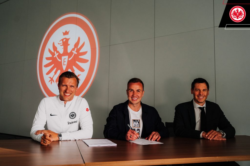 Гьотце подписа нов договор с Айнтрахт