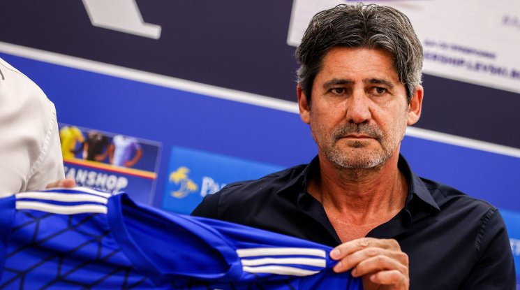 Николай Костов: Левски няма да привлича футболисти просто така width=