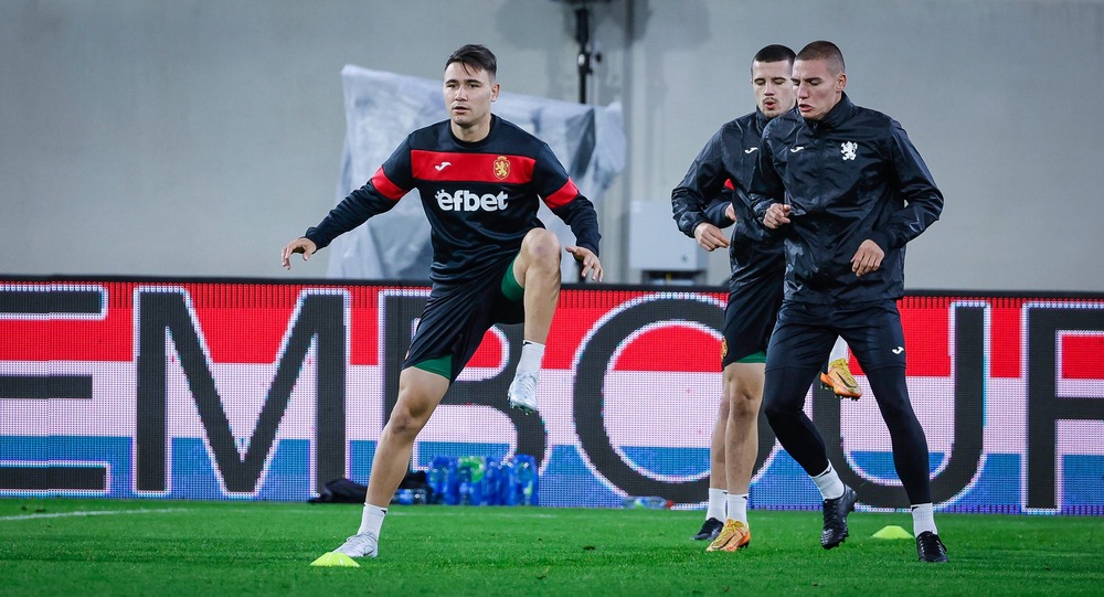 Ботев Пловдив привлича Янис Карабельов