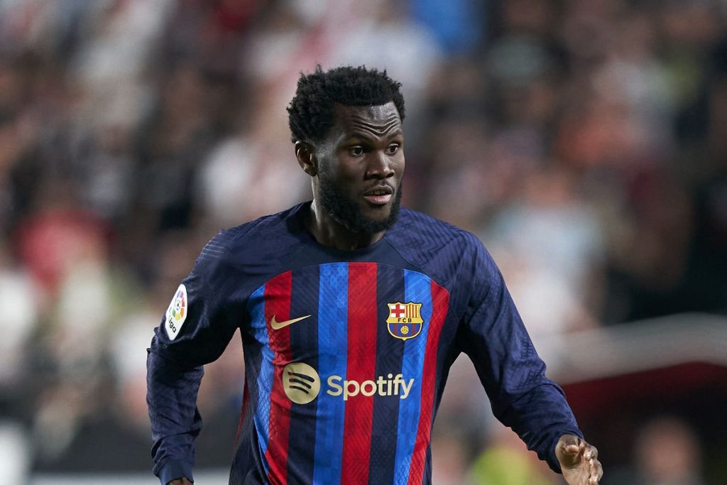 Халф на Барса решава бъдещето си до дни