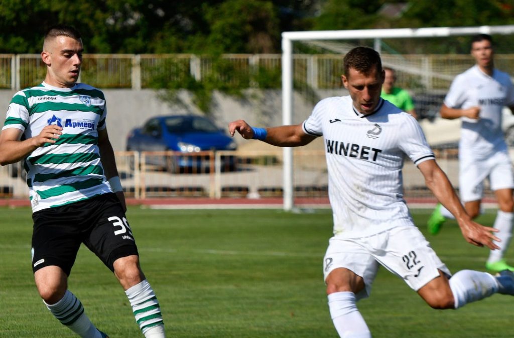 Дунав Русе удари Черно море във Варна