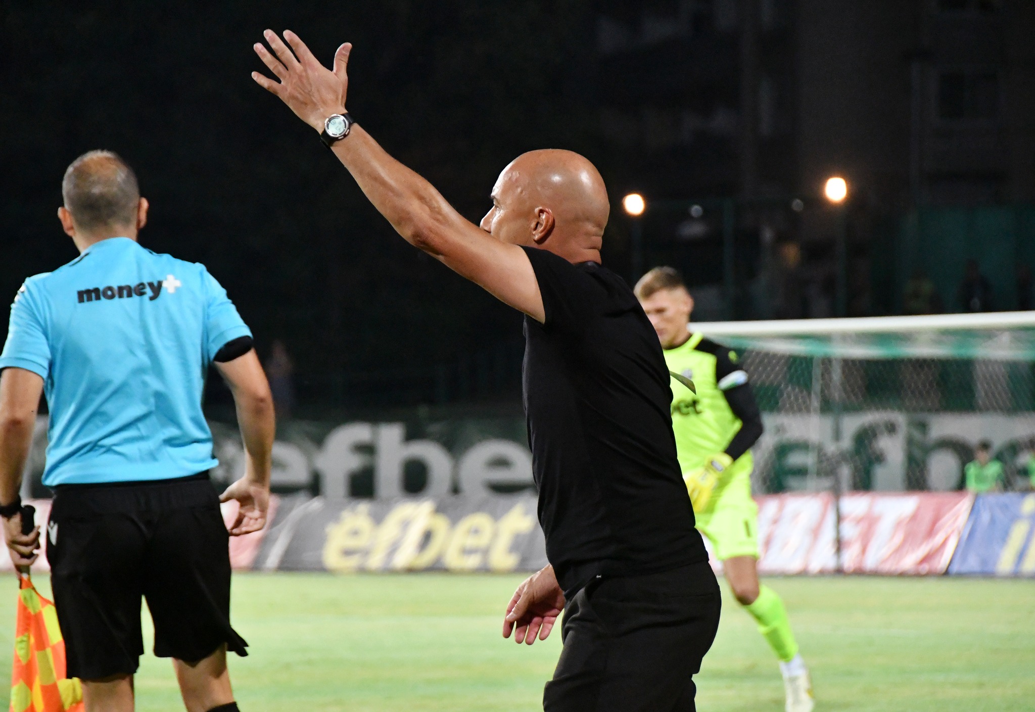 Как да върви футболът ни? Берое само с чужденци сред 11-те срещу Етър width=