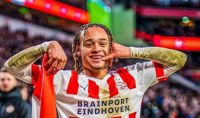 Хави Симонс се завръща в ПСЖ