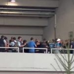 Грозни сцени в Скопие! Фенове на Левски се млатят с полицията