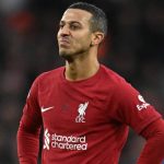 Опитен халф иска да напусне “Анфийлд”