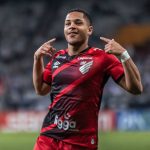 Тотнъм влиза в битката за бразилски талант, желан от Барселона