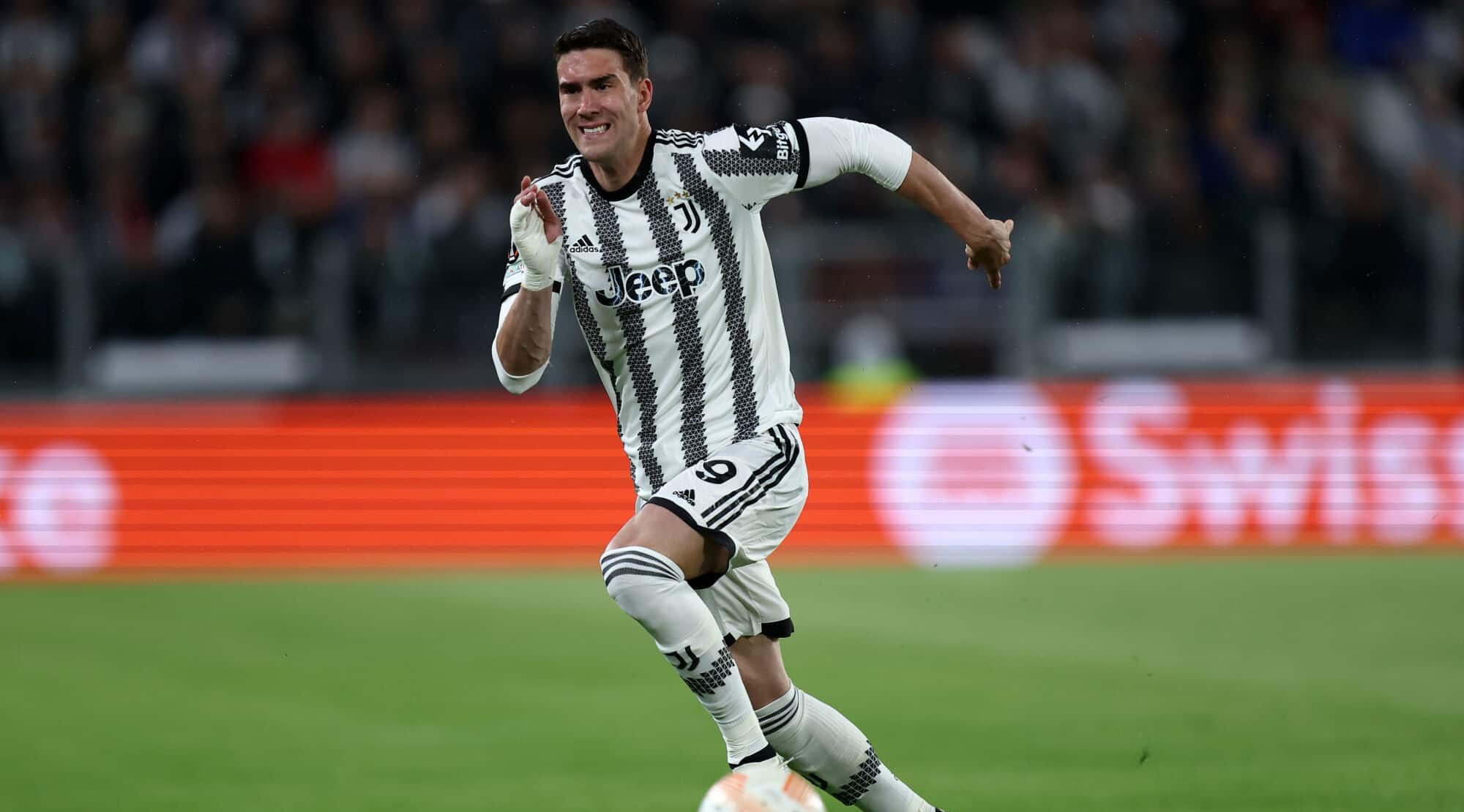 Почетино иска Челси да подпише с Душан Влахович width=