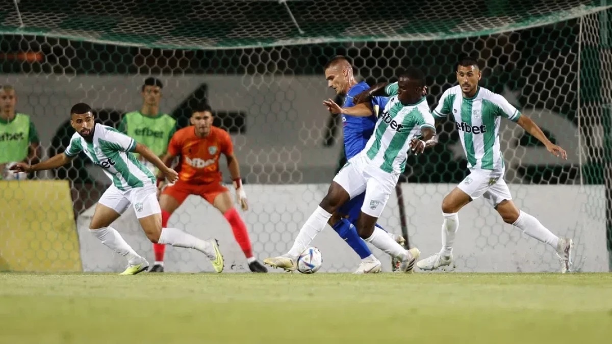 Берое се подсилва с още трима играчи до края на трансферния прозорец