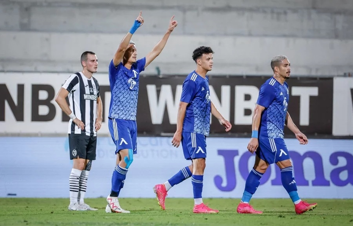 Левски към СК: Плахите прояви на съдиите не помагат с нищо на футбола