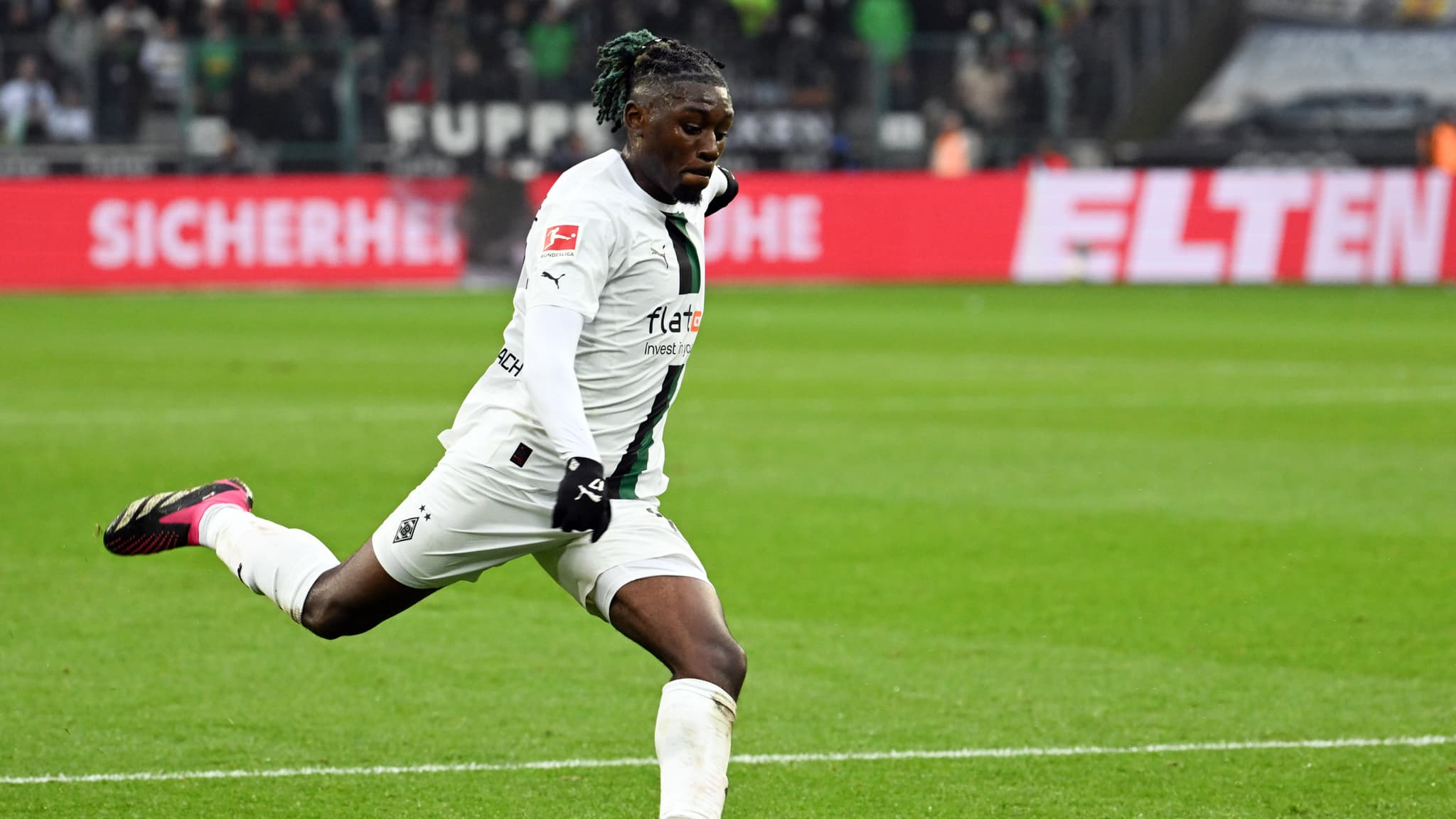 Байерн Мюнхен ще пробва да привлече френски халф от Гладбах width=