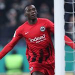 Звездата на Айнтрахт настоява за трансфер в ПСЖ