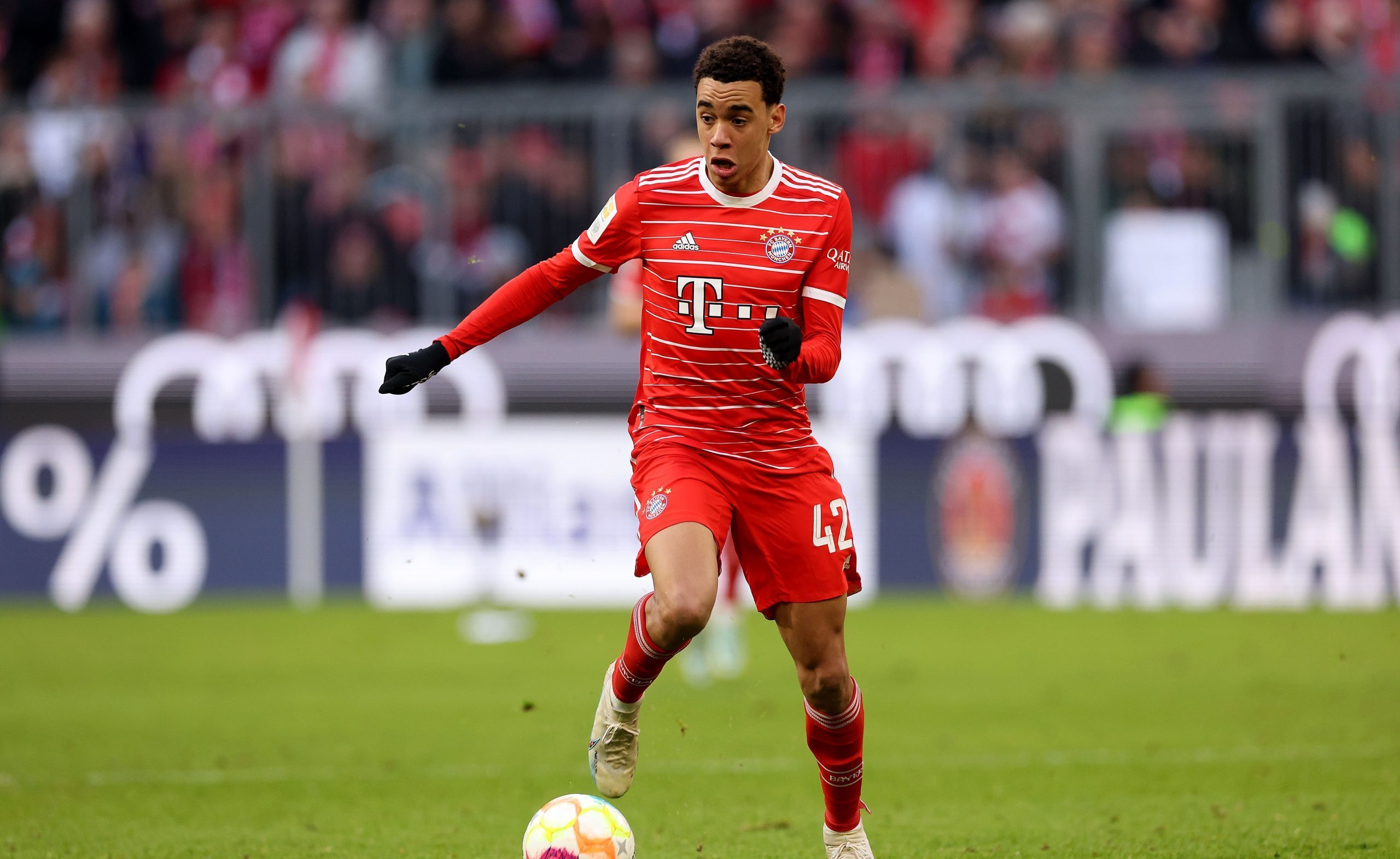 Манчестър Юнайтед влиза в битката за играч на Байерн width=