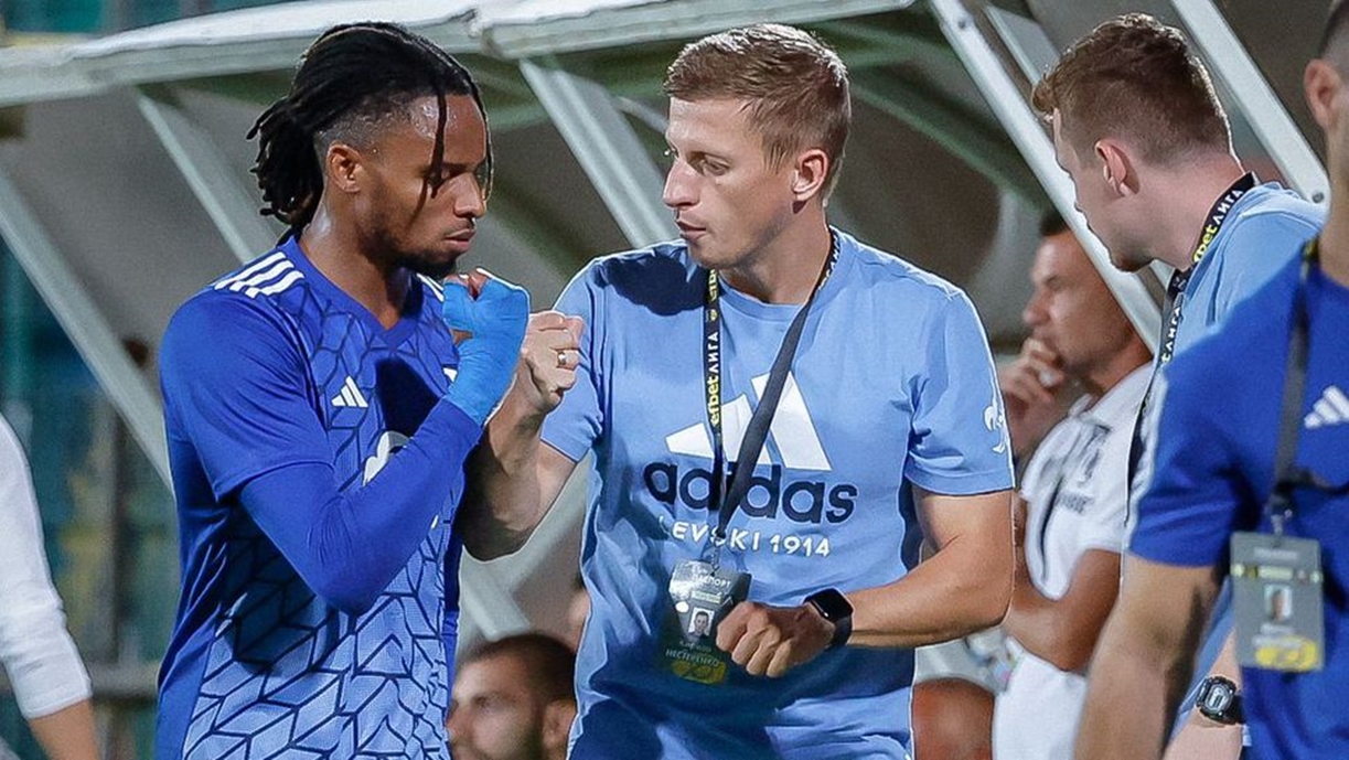 Проблеми в защита за Левски преди мача с Апоел Беер Шева