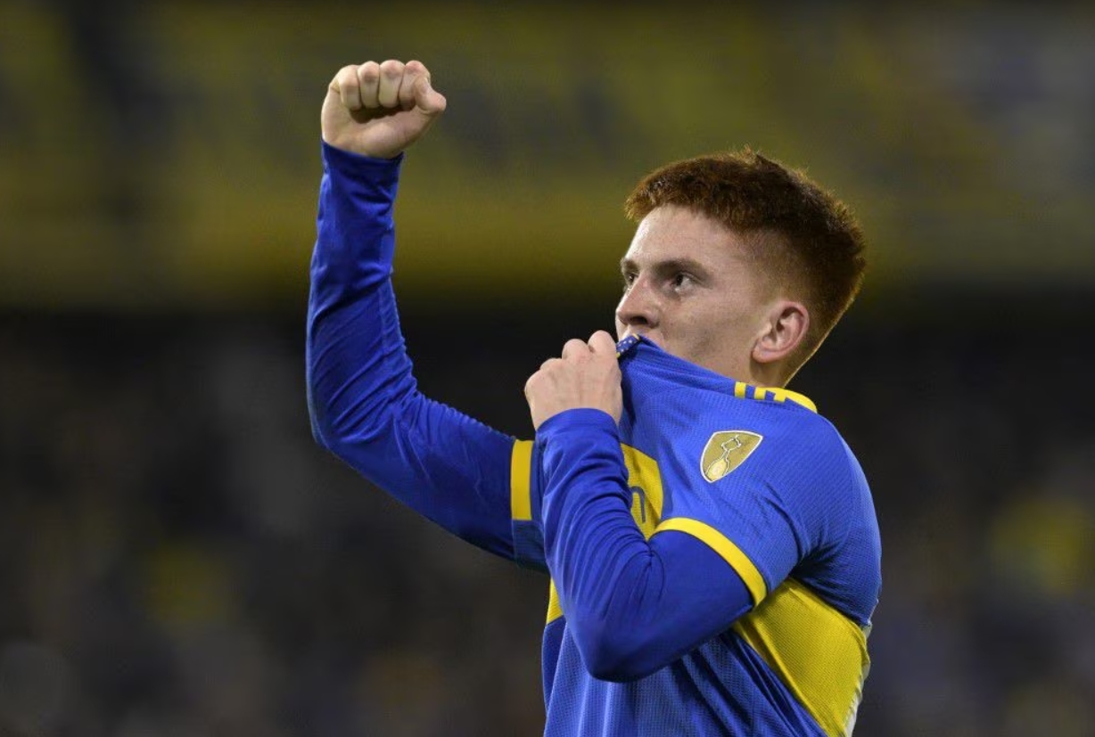 Манчестър Сити е фаворит да подпише с 19-годишен аржентински защитник