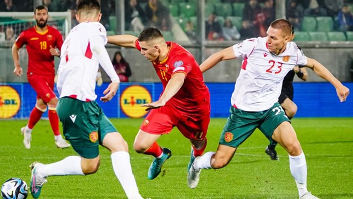 Стартовите състави на Черна гора и България