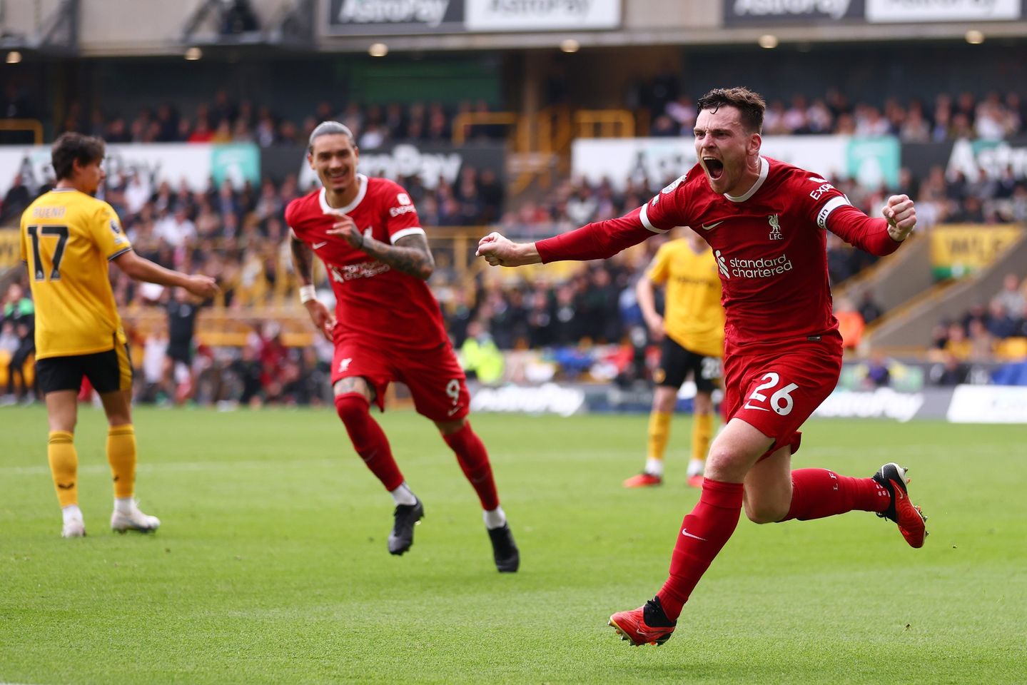 Ливърпул излезе първи в класирането след успех на „Молиню“ width=