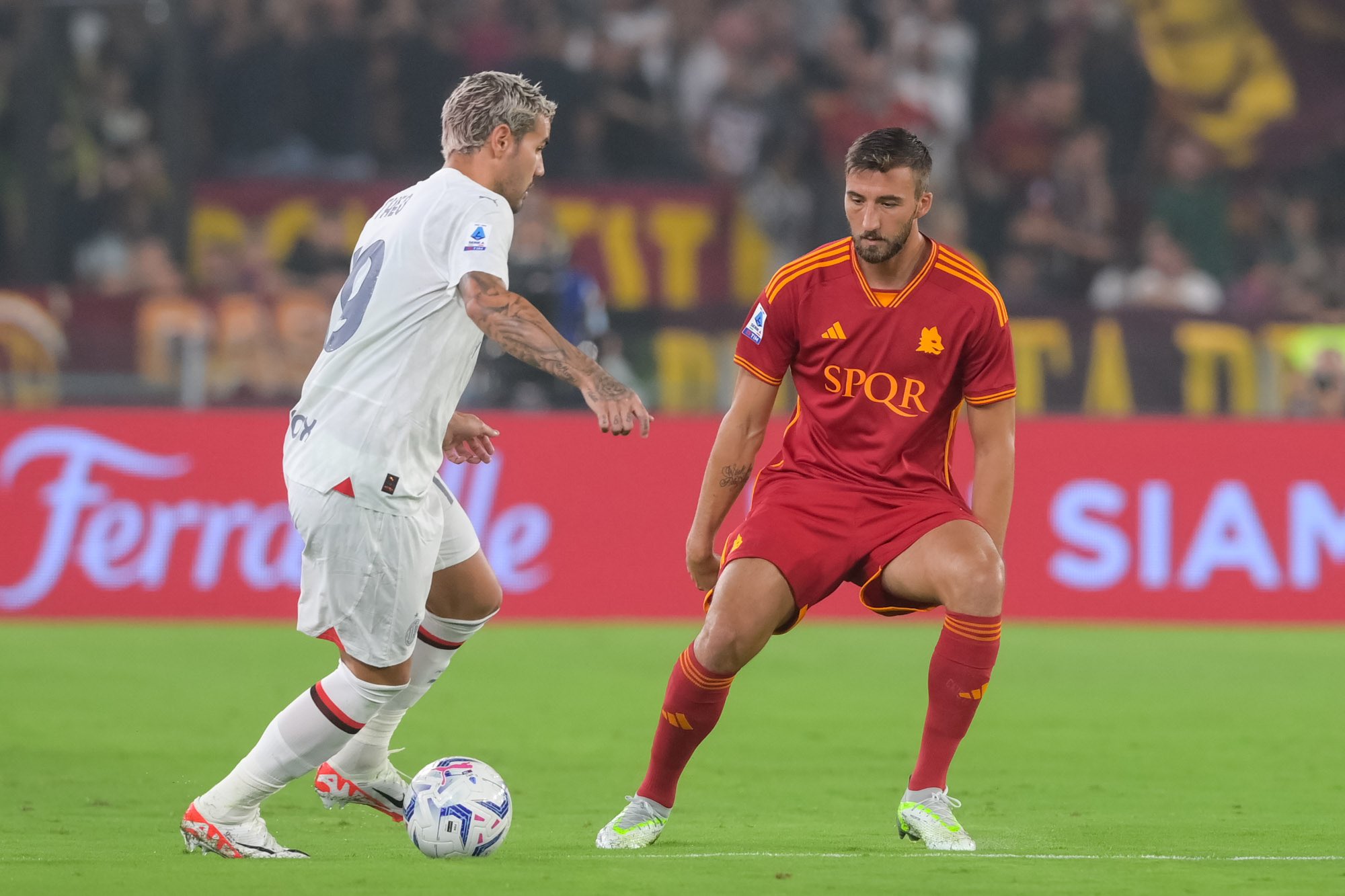 Милан срази Рома на „Олимпико“ за трета поредна победа в Серия А width=