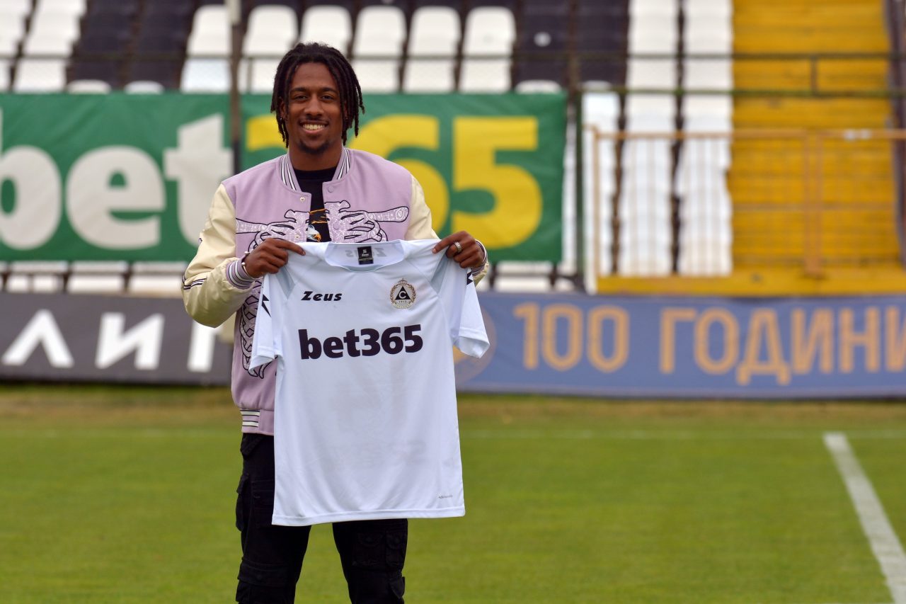 Славия анонсира официално ново попълнение