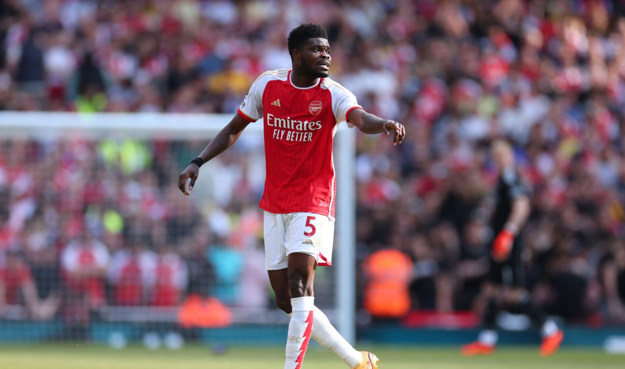 Контузията на Томас Партей налага промяна в плановете на Арсенал