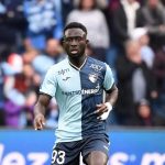 Нюкасъл влиза в трансферната борба за сенегалски защитник