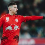 Астън Вила с интерес към израелец от Ред Бул Залцбург