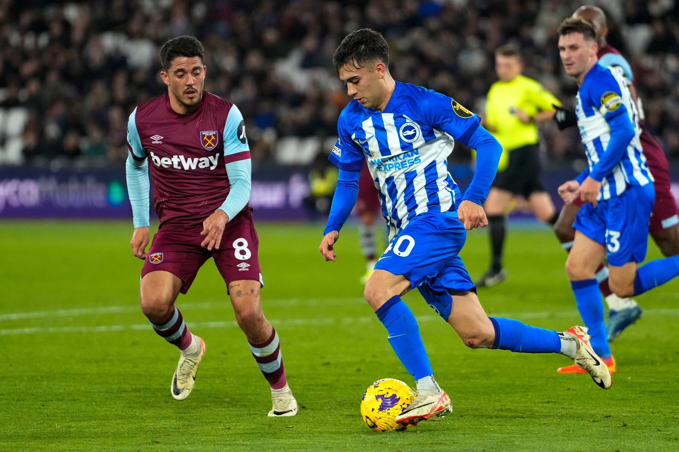 Брайтън изпусна победата срещу Уест Хем на „Лондон Стейдиъм“ width=