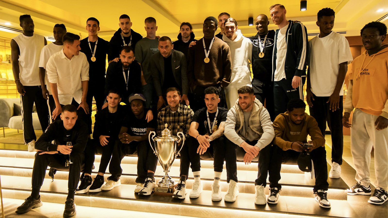 Ботев Пд отпразнува Купата в емблематичния The Emporium Hotel Plovdiv width=