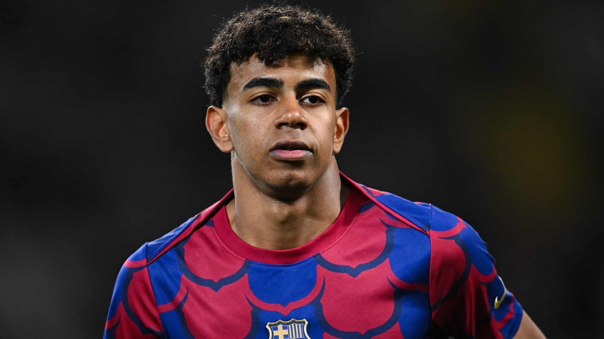 Барселона охранява младата си звезда Ямал width=