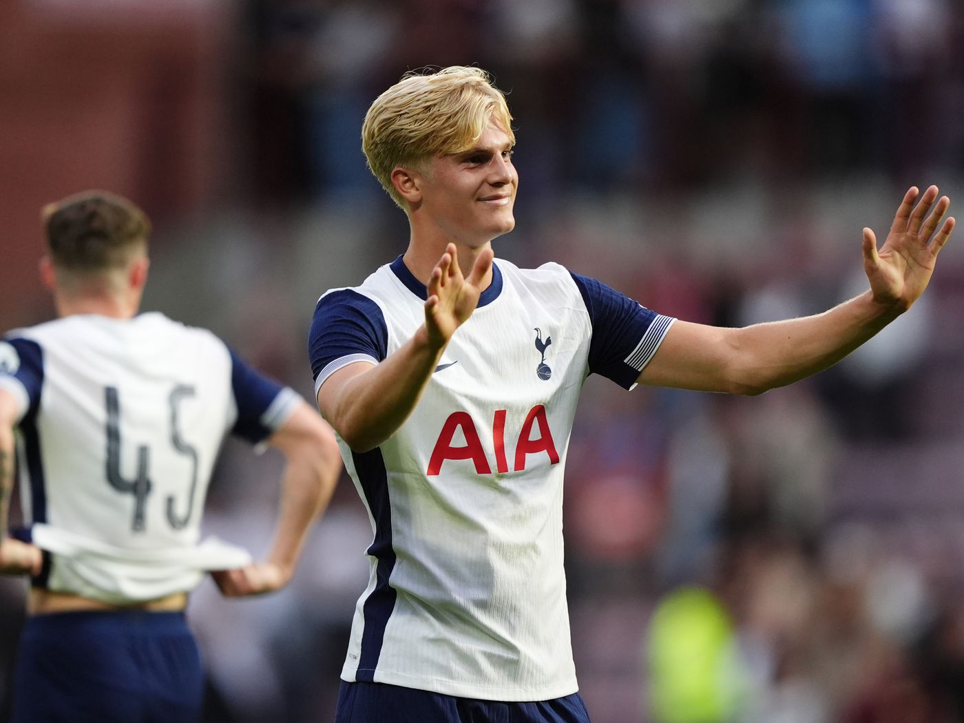 Тотнъм победи само с 1-0 Ливърпул преди реванша за Карабао Къп width=