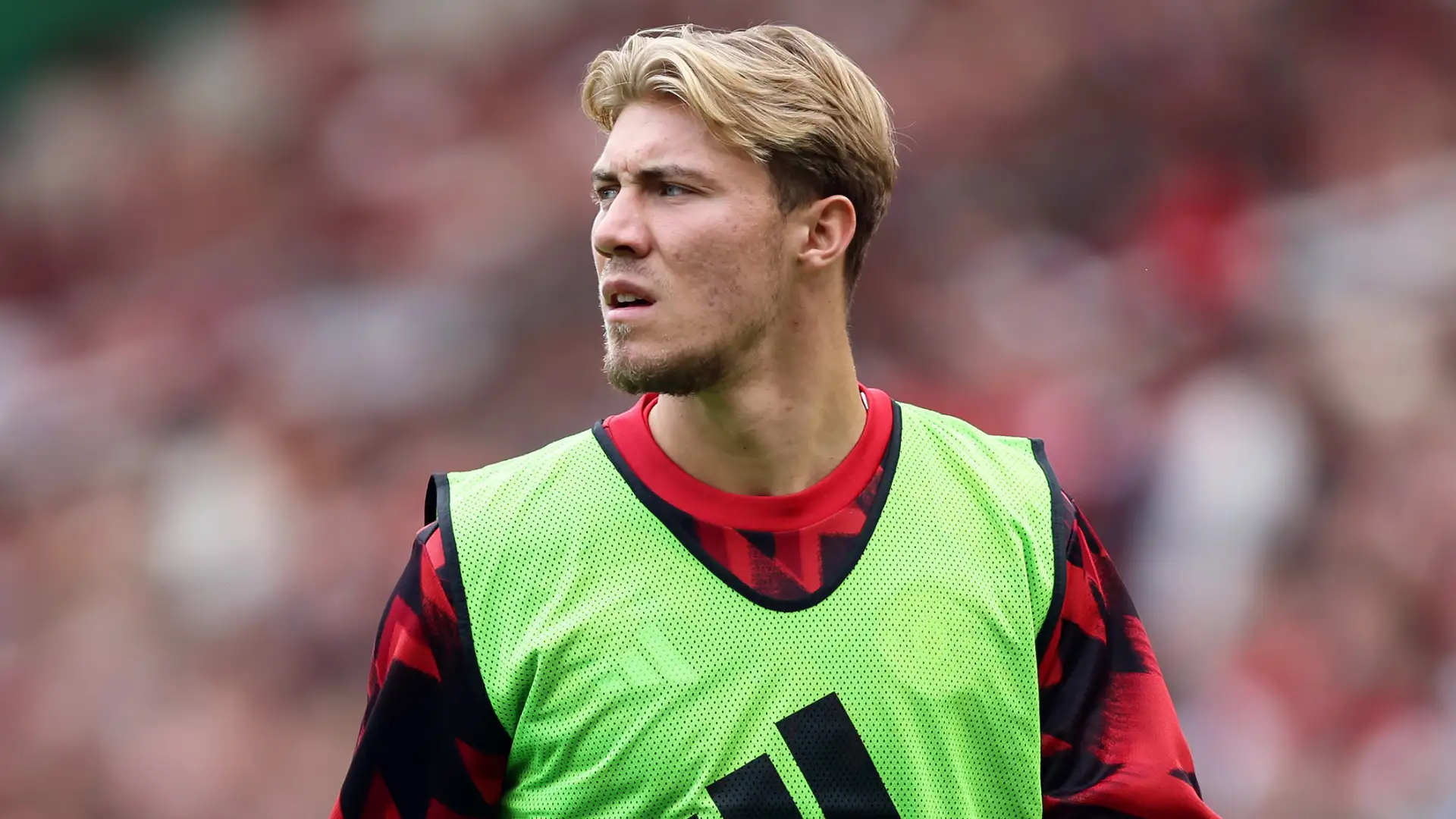 Нов фаворит за подписа на Расмус Хойлунд width=