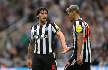 Манчестър Юнайтед иска да привлече двама играчи на Нюкасъл