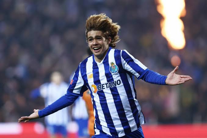Родриго Мора премина в Рома срещу 25 милиона евро width=