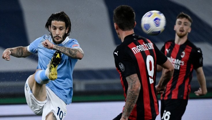 Лацио разкъса неузнаваем Милан на „Олимпико“ и завърза топ 4 width=