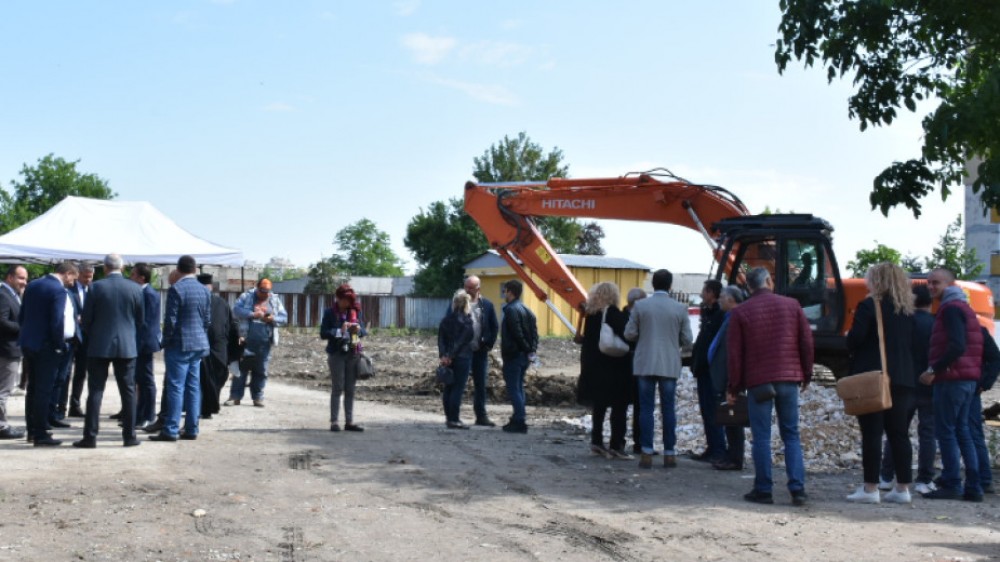 Зико минава на инспекция на “Христо Ботев” и “Локомотив”