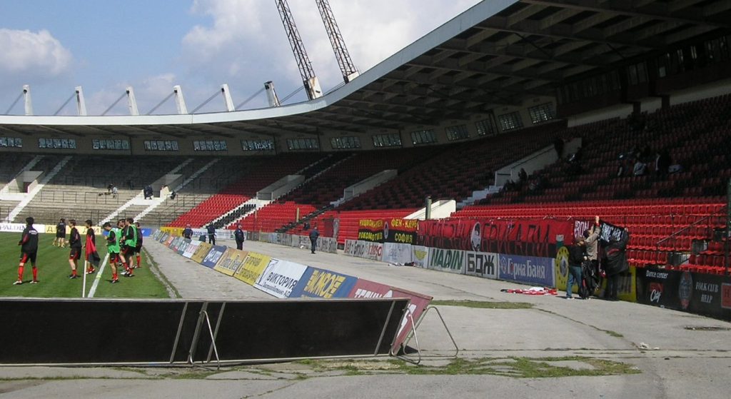 Локо (Сф) записа минимална победа в контрола