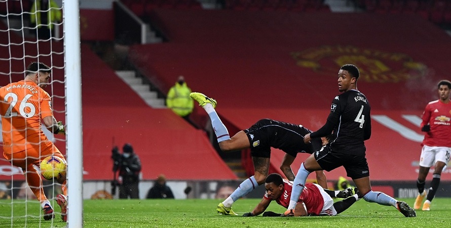 Манчестър Юнайтед започна годината с успех на „Олд Трафорд“ width=