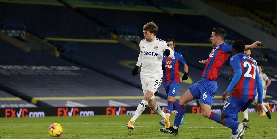 Лийдс задмина Арсенал след победа над Кристъл Палас