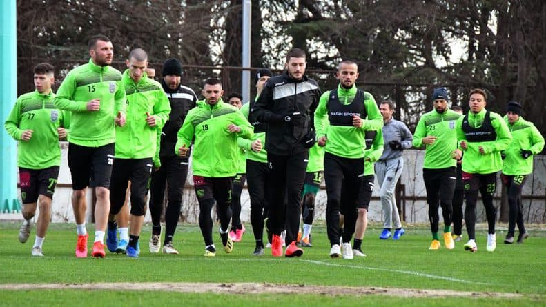 Само Алиун Фал отсъства от тренировките на Берое