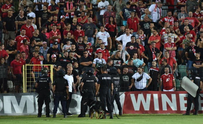 ЦСКА призова МВР да намери намери нападателите от Варна