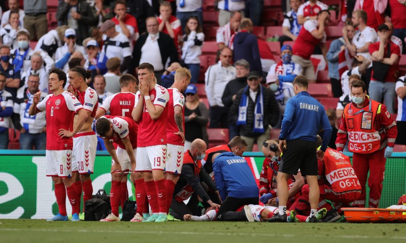 Датски лекар: Ще задържим Ериксен още няколко дни за изследвания