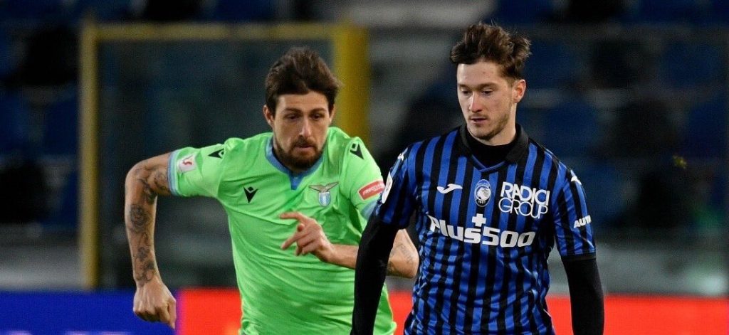 Аталанта успя с човек по-малко да елиминира Лацио за Купата