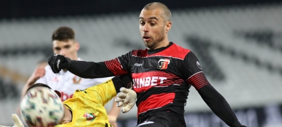 Локо Пловдив е на четвъртфинал за Купата след обрат над Беласица