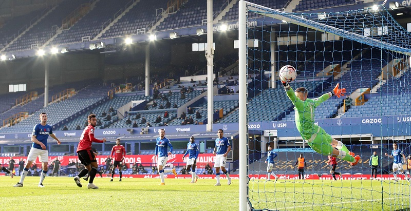 Манчестър Юнайтед спря пропадането след обрат над Евертън width=