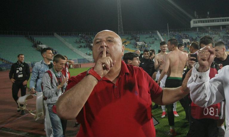 Венци Стефанов: Чакам 50 000 лв. от Левски за счупените седалки