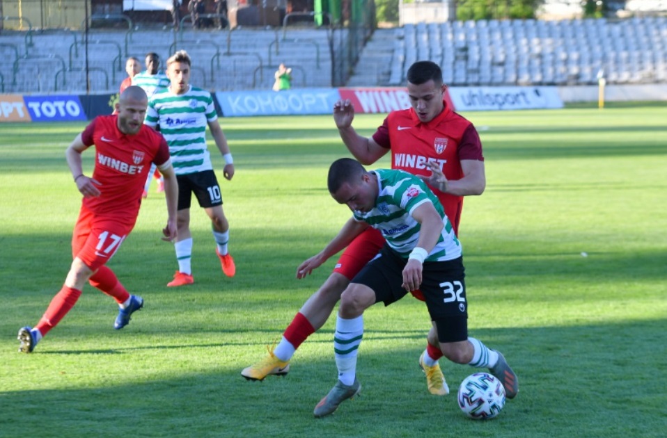 Черно море с опит да реши битката за седмото място днес