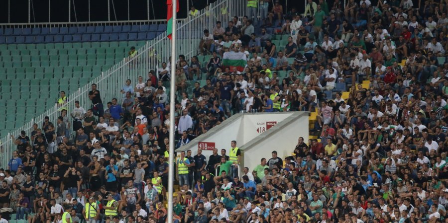 Отново пускат фенове по стадионите след зимната пауза?