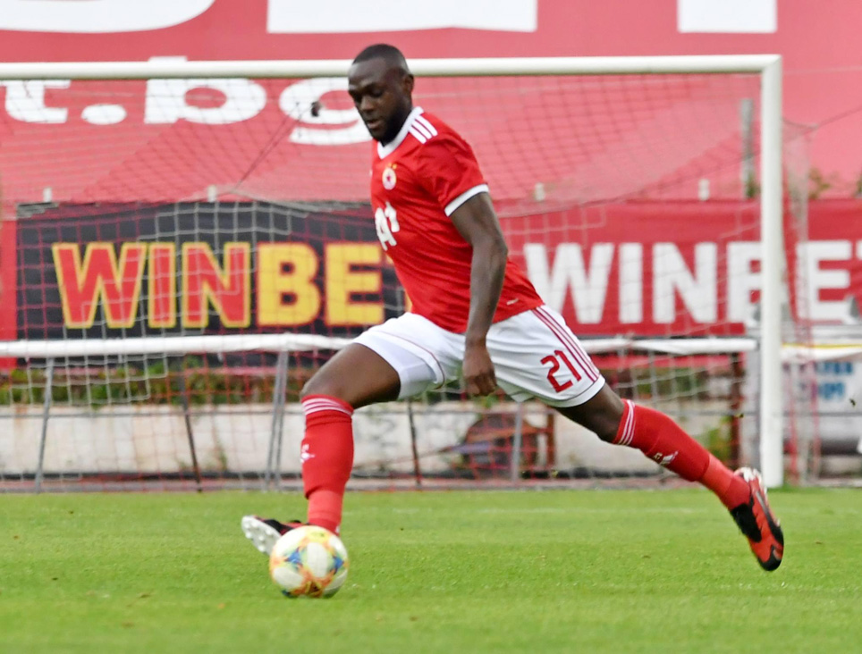 На “Армията” оказаха голяма чест на Амос Юга width=