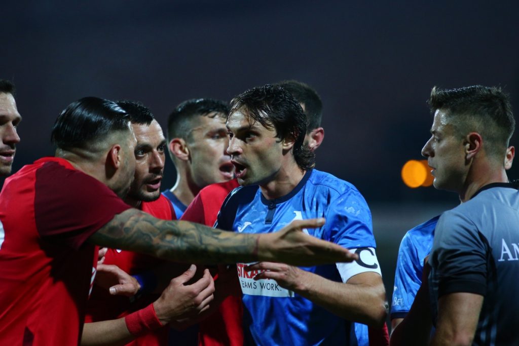 Двама от съдиите на Левски-Царско село останаха без права